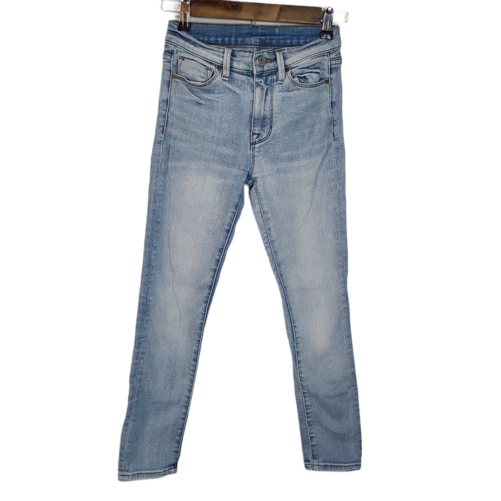 BDG Lightwash Twig Grazer High Rise Jean 24